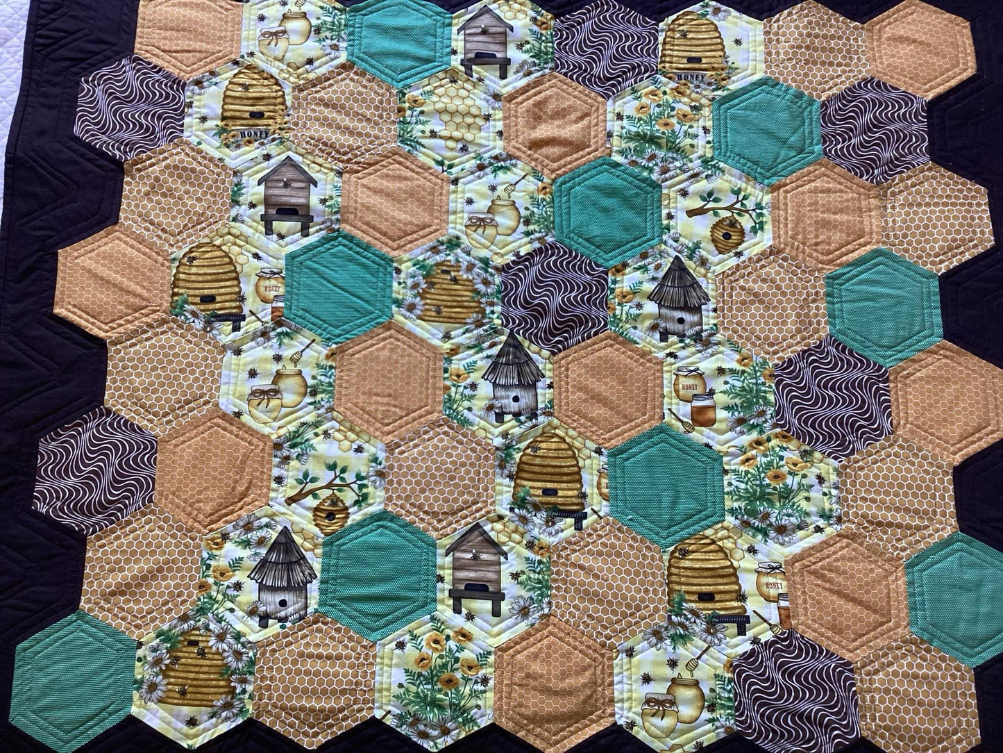 Honey Bee Cot Quilt